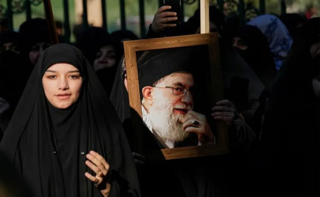 ഏഴ് ദിവസം അവധി; 40 ദിവസത്തെ ദുഃഖാചരണം; ഖമേനിയുടെ മരണത്തില്‍ ഞെട്ടി ഇറാന്‍; ഖമേനിയുടെ വിടവാങ്ങൽ യുഎസ് ആഘോഷിക്കുന്നു.