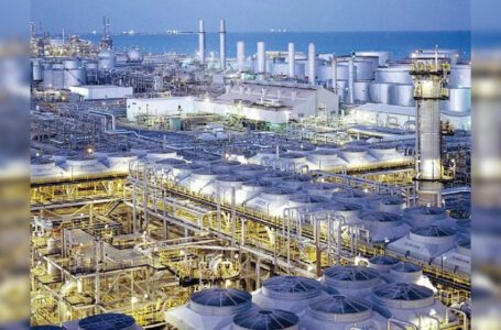 സുമേർ എണ്ണ ശുദ്ധീകരണശാലയ്ക്ക് നേരെ ഡ്രോൺ ആക്രമണം; നാശനഷ്ടങ്ങൾ വിലയിരുത്തുന്നതായി പ്രതിരോധ മന്ത്രാലയം