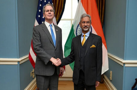 നിര്‍ത്താന്‍ പറഞ്ഞപ്പോള്‍ നിര്‍ത്തി, വാങ്ങാന്‍ പറഞ്ഞപ്പോള്‍ വാങ്ങി, അമേരിക്ക പറയുന്നതെന്തും ഇന്ത്യ ചെയ്യുന്നു’; യുഎസ് സെക്രട്ടറി