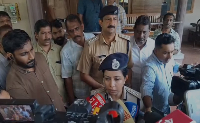 കോഴിക്കോട് 16കാരിയെ ശ്വാസംമുട്ടിച്ച് കൊന്നു; ബന്ധുവായ യുവാവ് തൂങ്ങിമരിച്ച നിലയിൽ