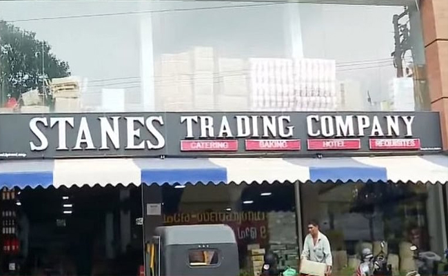 കൊല്ലത്ത് വ്യാപാര സ്ഥാപനത്തില്‍ വന്‍ കവര്‍ച്ച, 23 ലക്ഷം രൂപ കവര്‍ന്നു; മോഷണം നടത്തിയത് മുഖം മറച്ച രണ്ടംഗ സംഘം
