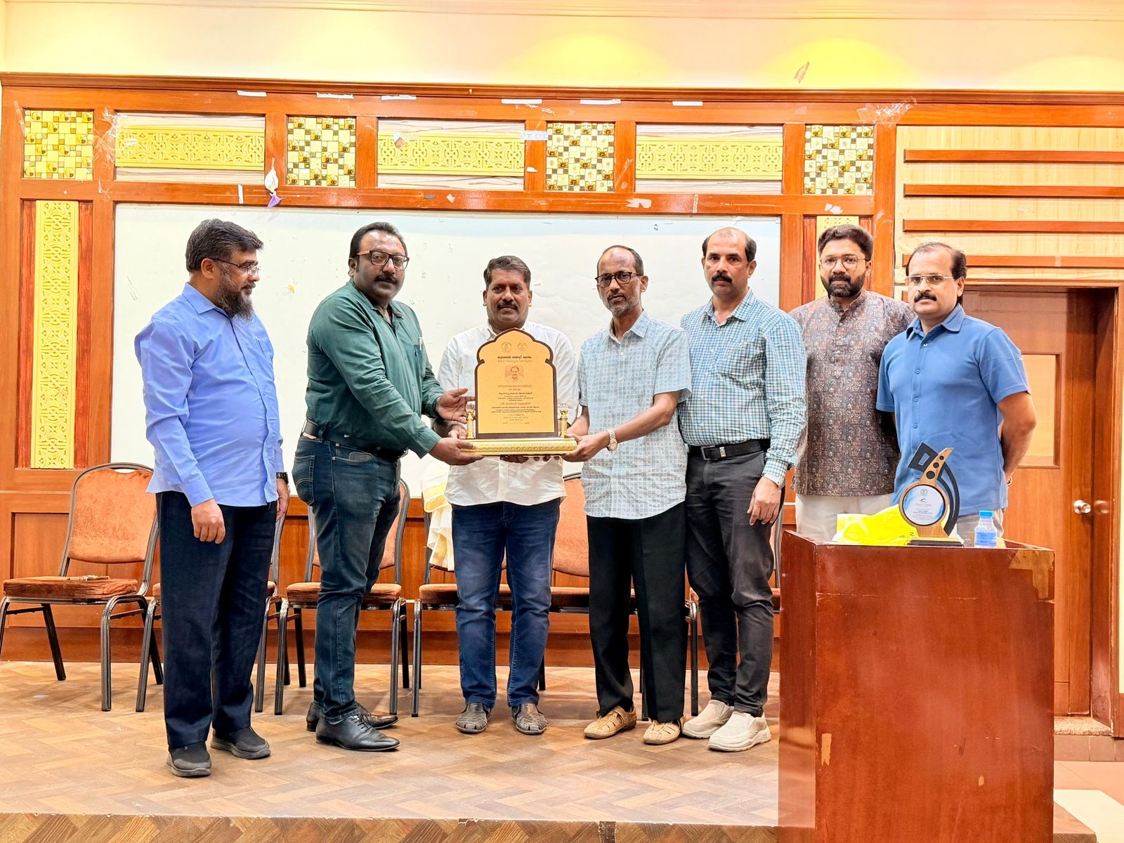 നാല് പതിറ്റാണ്ടിന്റെ സേവന നിറവിൽ ഉസ്മാൻ ഒട്ടുമ്മൽ നാട്ടിലേക്ക്; ജുബൈലിൽ സ്നേഹസംഗമം
