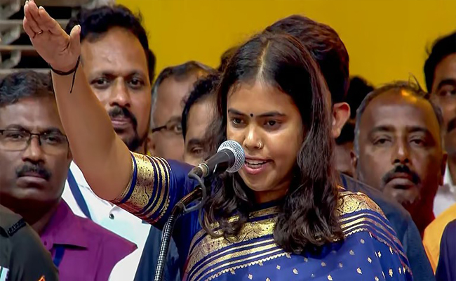 തെരഞ്ഞെടുപ്പ് സർട്ടിഫിക്കറ്റ് മറന്നു; മന്ത്രി കീർത്തനയ്ക്ക് സത്യപ്രതിജ്ഞ ചെയ്യാനായില്ല