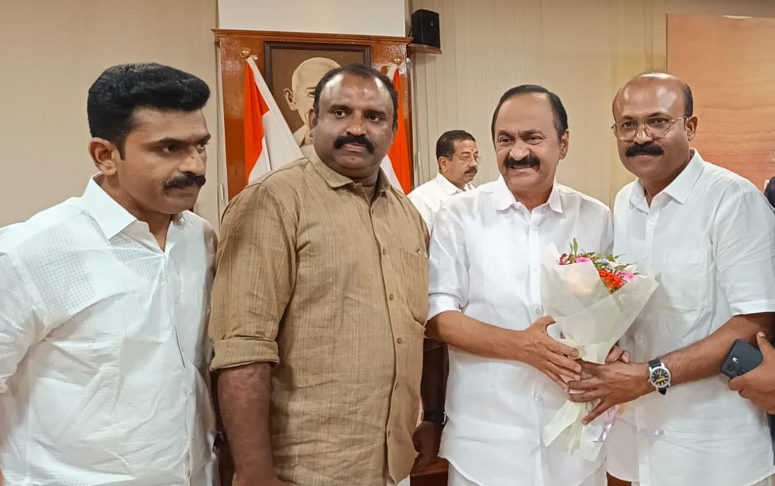പ്രവാസികളെ കൈവിടില്ല, കൂടെയുണ്ടാകും!” ഒഐസിസി നേതാക്കൾക്ക് ഉറപ്പുനൽകി മ്യുഖ്യമന്ത്രി വി.ഡി. സതീശൻ; ചർച്ചയായി പ്രവാസി പാക്കേജ്!