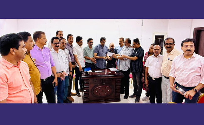 മരുഭൂമിയിലെ കനൽച്ചൂടിലും തണലായി ഒഐസിസി റിയാദ്!   ഹാജിമാർക്ക് കാരുണ്യസ്പർശം