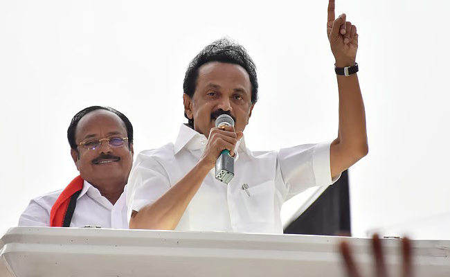 തമിഴ്‌നാട്ടിൽ സ്റ്റാലിന് അപ്രതീക്ഷിത തോൽവി; ചരിത്ര വിജയവുമായി വിജയ്
