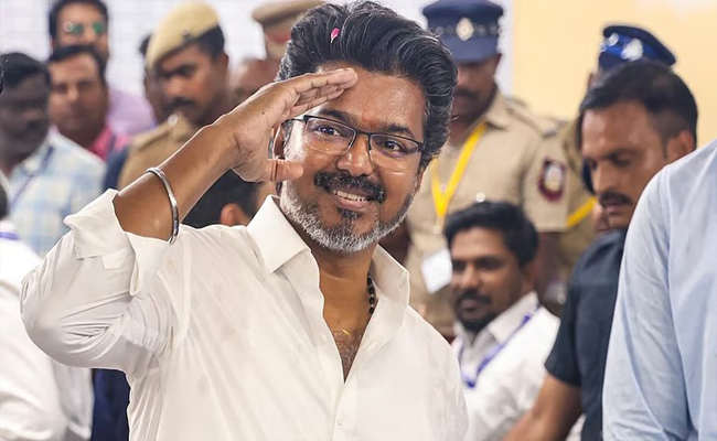 കോൺ​ഗ്രസിനൊപ്പം ഇടതുപക്ഷവും പിന്തുണയ്ക്കും ? തീരുമാനം ഇന്ന്; വിജയ്‌യുടെ സത്യപ്രതിജ്ഞ വ്യാഴാഴ്ച
