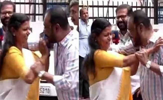 ‘വിജയലഹരിയില്‍ പരിസരബോധം മറന്നു, നടത്തിയത് പിതൃതുല്യമായ സ്‌നേഹ പ്രകടനം; സ്ത്രീലമ്പടനായി ചിത്രീകരിച്ചത് വേദനിപ്പിച്ചു’