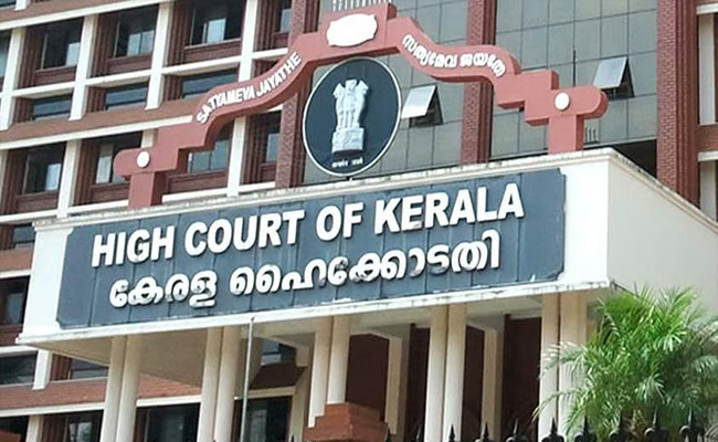 ‘ഡ്യൂട്ടി കഴിഞ്ഞ് സമരം ചെയ്തോളൂ, രോഗികളെ ബുദ്ധിമുട്ടിക്കരുത്’; നഴ്‌സിങ് സമരത്തിനെതിരെ നിലപാട് കടുപ്പിച്ച് ഹൈക്കോടതി!