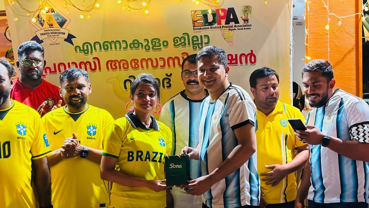 എടപ്പ’  ലോകകപ്പ് പ്രവചന മത്സര വിജയികൾക്ക് സമ്മാന വിതരണം; പെനാൽട്ടി ഷൂട്ടൗട്ടിൽ അബൂബക്കറും ലിയ ഷജീറും ജേതാക്കൾ