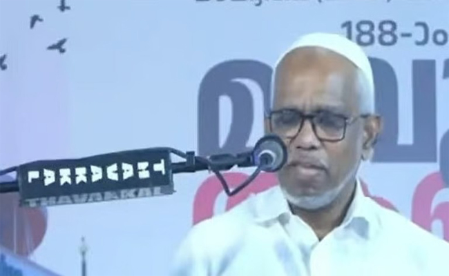 തഹജ്ജുദിന് എഴുന്നേൽക്കാത്തവർ കളി കാണാൻ പുലർച്ചെ 3ന് ഉണരുന്നു’; മുസ്ലിം യുവാക്കളുടെ ഫുട്ബോൾ ഭ്രമത്തിനെതിരെ സമസ്ത നേതാവ് അബ്ദുസ്സമദ് പൂക്കോട്ടൂർ