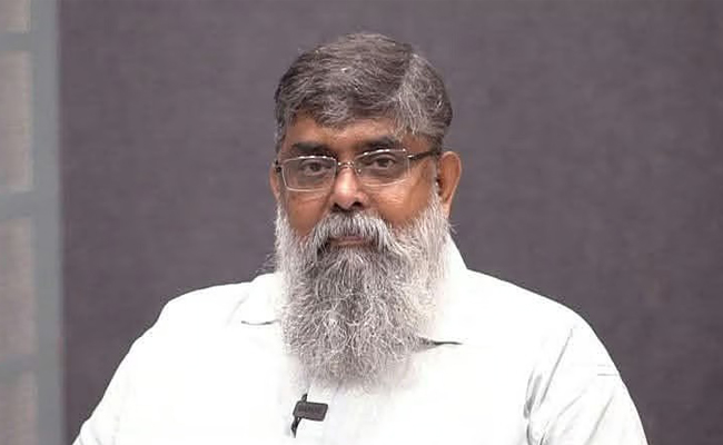 ആദ്യം വോട്ട് വെട്ടി; പിന്നെ പാസ്‌പോര്‍ട്ട്; മകളുടെ കല്യാണത്തില്‍ പങ്കെടുക്കാനാവാതെ ടെലിഗ്രാഫ് മുന്‍ പത്രാധിപര്‍