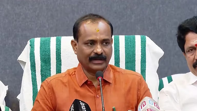 കോടതി വിധി അക്ഷരം പ്രതി അനുസരിക്കും; സുഗതനും വീണ്ടും സത്യപ്രതിജ്ഞ ചെയ്യണം; പ്രതികരിച്ച് മേയര്‍