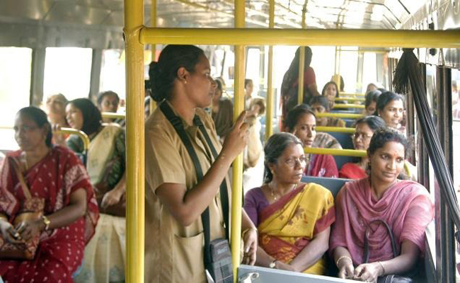 യാത്രാ വിപ്ലവം: സ്ത്രീകൾ ഏറ്റെടുത്തു: ‘പ്രിയദർശിനി’ സൗജന്യ യാത്രാ പദ്ധതി ഒരു മാസം പിന്നിടുന്നു ; പ്രതിദിന വനിതാ യാത്രക്കാരുടെ എണ്ണം 7.25 ലക്ഷത്തിൽ നിന്ന് 11.84 ലക്ഷമായി ഉയർന്നു
