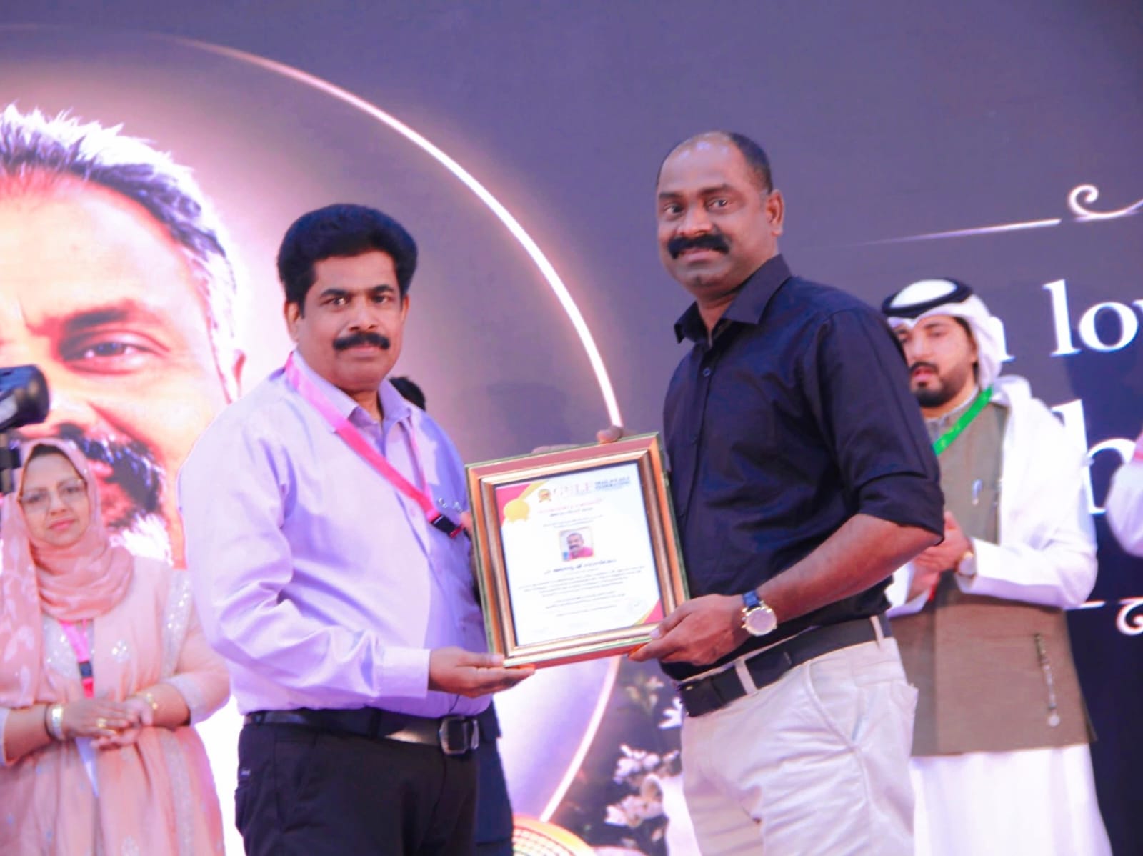 സ്റ്റീഫൻ കോട്ടയം കാരുണ്യ പുരസ്കാരം അജേഷ് സാസ്‌കോയ്ക്ക് സമ്മാനിച്ചു
