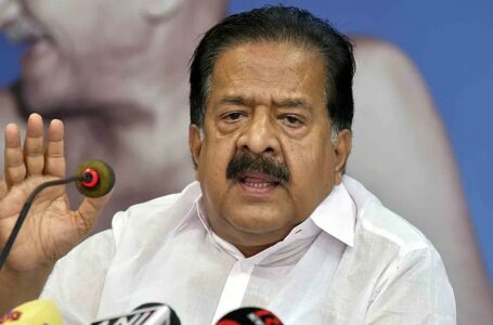കാസർകോട്ടെ ഇവിഎം തിരിമറി ആരോപണം: യുഡിഎഫ് ചർച്ച ചെയ്തിട്ടില്ലെന്ന് രമേശ് ചെന്നിത്തല; പരാതി നൽകി രാജ്‌മോഹൻ ഉണ്ണിത്താൻ