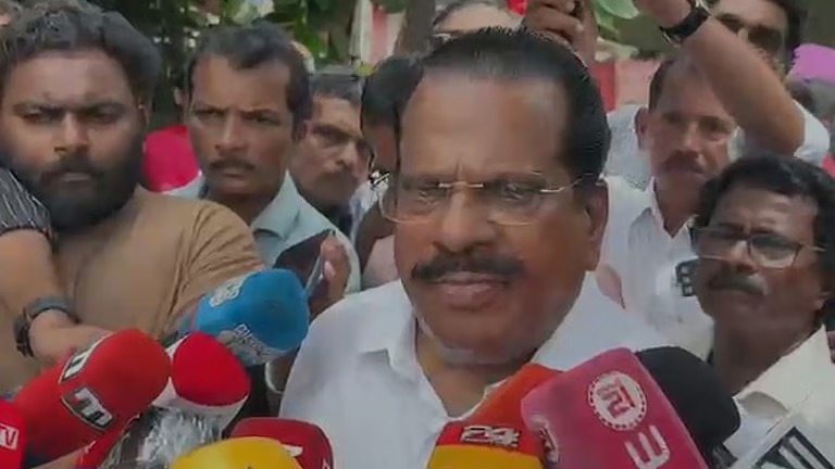 ‘അർജുൻ ആയങ്കി സിപിഎമ്മുകാരനല്ല; അയാളെ പിന്തുണയ്ക്കുന്നവർ പാർട്ടി പ്രവർത്തകരല്ല’: തള്ളിപ്പറഞ്ഞ് ഇപി ജയരാജൻ